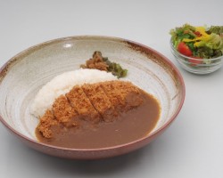 三元豚ロースかつカレー ¥1,290 三元豚ロースかつカレー ¥1,045