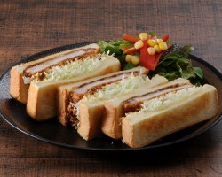 三元豚ロースかつサンド ¥990 三元豚ロースかつサンド