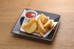 皮付きフライドポテト ¥330 皮付きフライドポテト